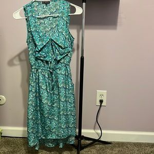 Cute sleeveless bird/floral dress